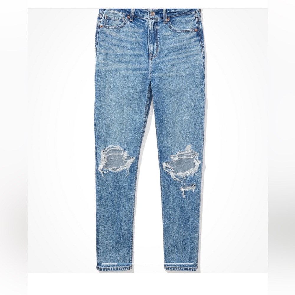 AE Strigid Ripped Mom Jean